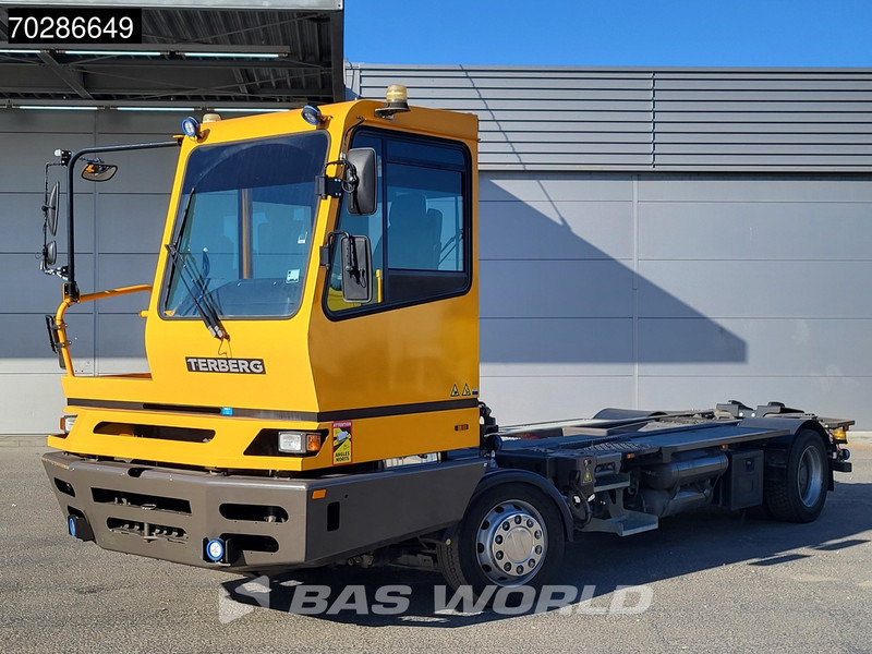 Terberg BC182 4X2 Low hours! Big-Axle Full-Air Drumbrakes Euro 3 - Грузовик: фото 5 Terberg BC182 4X2 Low hours! Big-Axle Full-Air Drumbrakes Euro 3 - Грузовик: фото 5