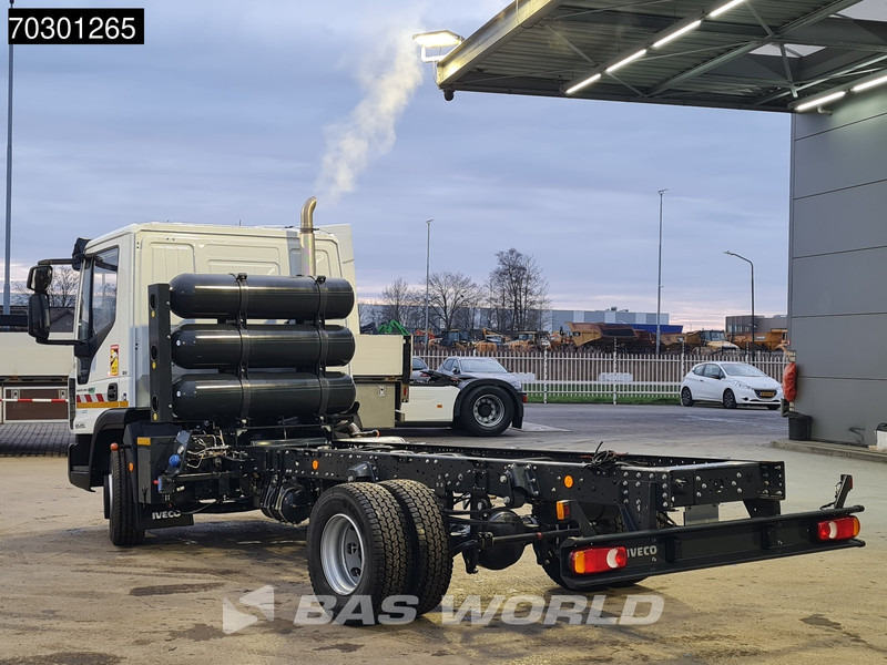 Iveco Eurocargo 120E210 4X2 NEW! 12 tons CNG chassis Automatic Airco Cruise control Euro 6 - Грузовик-шасси: фото 3 Iveco Eurocargo 120E210 4X2 NEW! 12 tons CNG chassis Automatic Airco Cruise control Euro 6 - Грузовик-шасси: фото 3