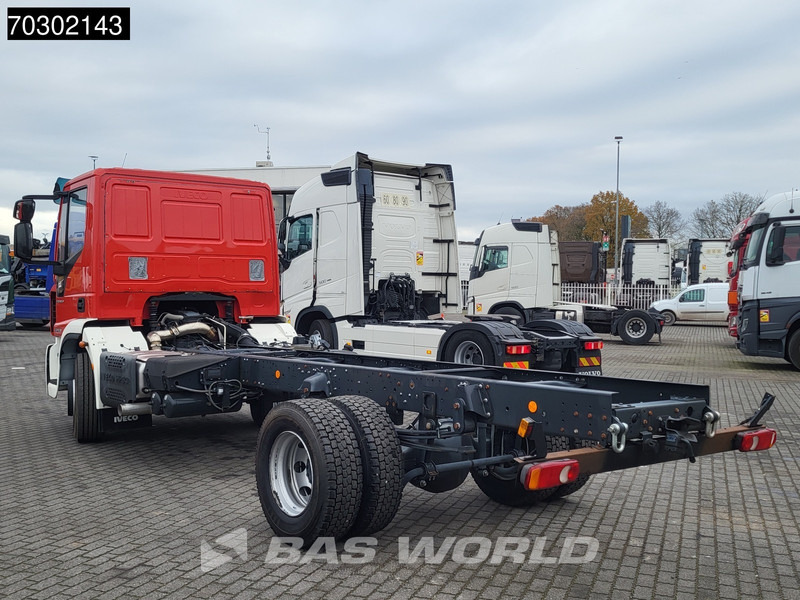 Iveco Eurocargo 180E320 4X2 NEW! 18T chassis 2017 production Euro 6 - Грузовик-шасси: фото 2 Iveco Eurocargo 180E320 4X2 NEW! 18T chassis 2017 production Euro 6 - Грузовик-шасси: фото 2