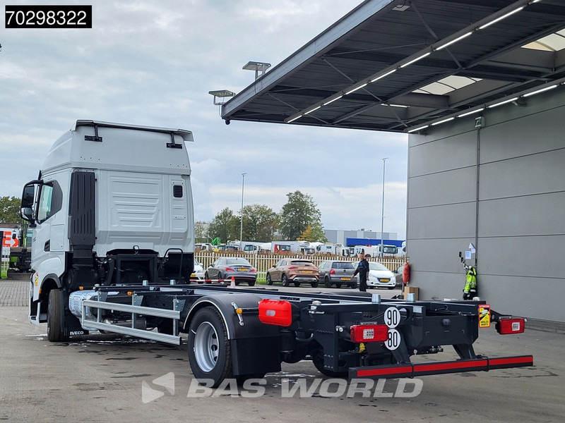Iveco S-Way 460 4X2 New! BDF Navi ACC LED Euro 6 - Грузовик-контейнеровоз/ Сменный кузов: фото 2 Iveco S-Way 460 4X2 New! BDF Navi ACC LED Euro 6 - Грузовик-контейнеровоз/ Сменный кузов: фото 2