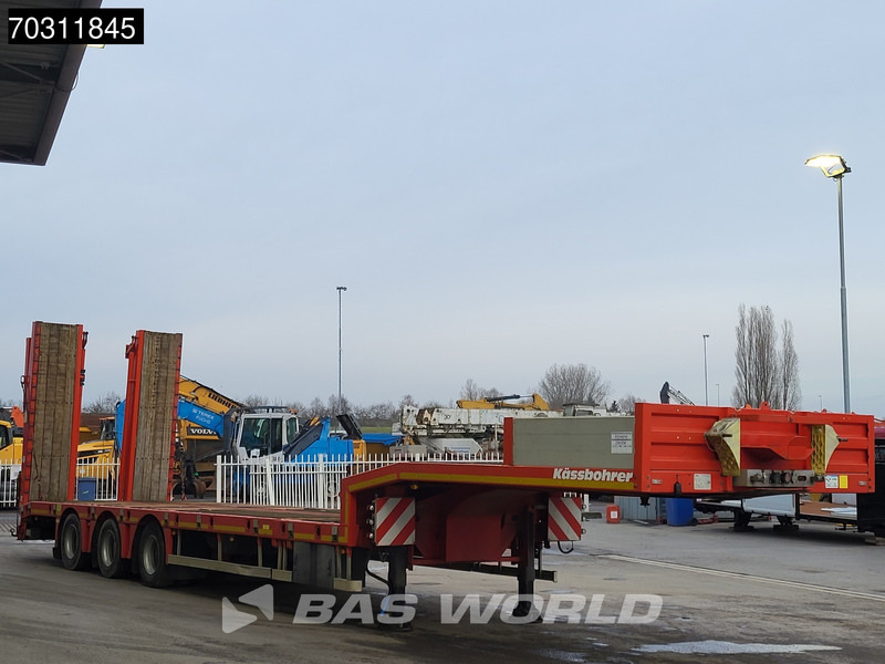 Kässbohrer LB3E Extendable Lift Axle Steering Axle Ramps APK08/26 - Низкорамный полуприцеп: фото 3 Kässbohrer LB3E Extendable Lift Axle Steering Axle Ramps APK08/26 - Низкорамный полуприцеп: фото 3