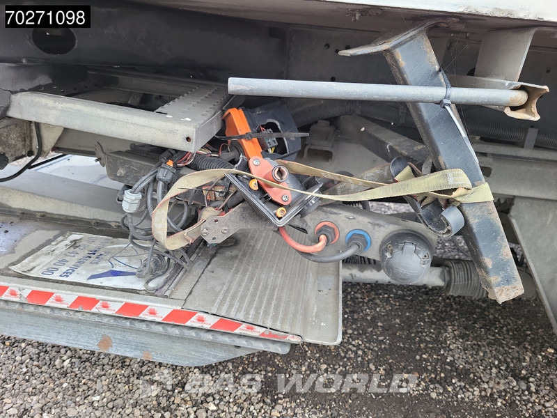 Krone SD Tailgate Liftachse Ladebordwand - Полуприцеп-рефрижератор: фото 3 Krone SD Tailgate Liftachse Ladebordwand - Полуприцеп-рефрижератор: фото 3