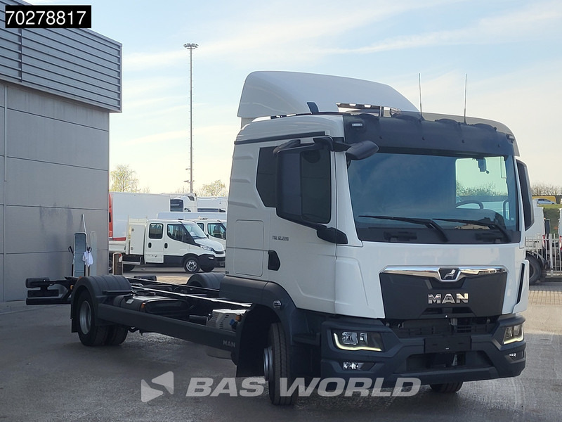 MAN TGL 12.220 4X2 NEW chassis rear air suspension Euro 5 - Грузовик-шасси: фото 3 MAN TGL 12.220 4X2 NEW chassis rear air suspension Euro 5 - Грузовик-шасси: фото 3