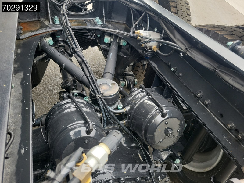 MAN TGS 40.400 6X4 NEW 6x4 chassis PTO Preparation Steelsuspension Big-Axle Automatic Euro 2 - Грузовик-шасси: фото 5 MAN TGS 40.400 6X4 NEW 6x4 chassis PTO Preparation Steelsuspension Big-Axle Automatic Euro 2 - Грузовик-шасси: фото 5