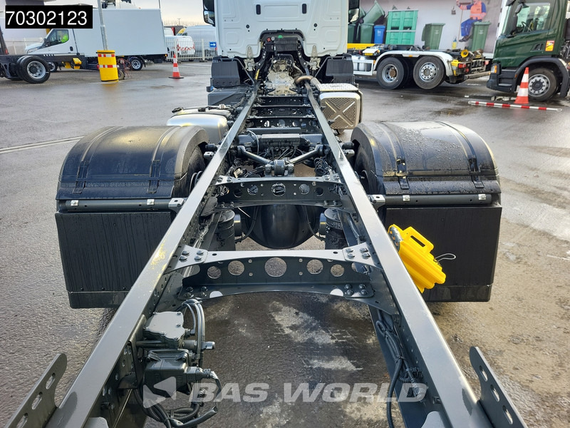 Новый Грузовик-шасси Mercedes-Benz Actros 1827 4X2 NEW 18tons chassis Automatic PPC Cruise control Euro 6: фото 7 Новый Грузовик-шасси Mercedes-Benz Actros 1827 4X2 NEW 18tons chassis Automatic PPC Cruise control Euro 6: фото 7