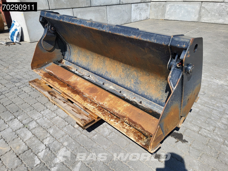 4-1 BUCKET - Навесное оборудование: фото 2 4-1 BUCKET - Навесное оборудование: фото 2