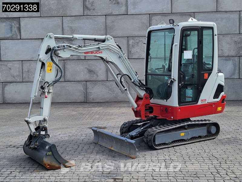 Takeuchi TB225 HAMMER + 3 BUCKETS - Мини-экскаватор: фото 2 Takeuchi TB225 HAMMER + 3 BUCKETS - Мини-экскаватор: фото 2