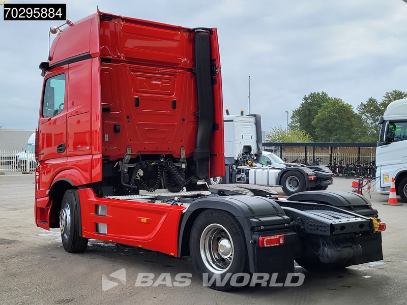 Mercedes-Benz Actros 1858 4X2 GigaSpace Retarder 2xTanks Leather Standairco PPC Navi ACC Euro 6 - Тягач: фото 2 Mercedes-Benz Actros 1858 4X2 GigaSpace Retarder 2xTanks Leather Standairco PPC Navi ACC Euro 6 - Тягач: фото 2