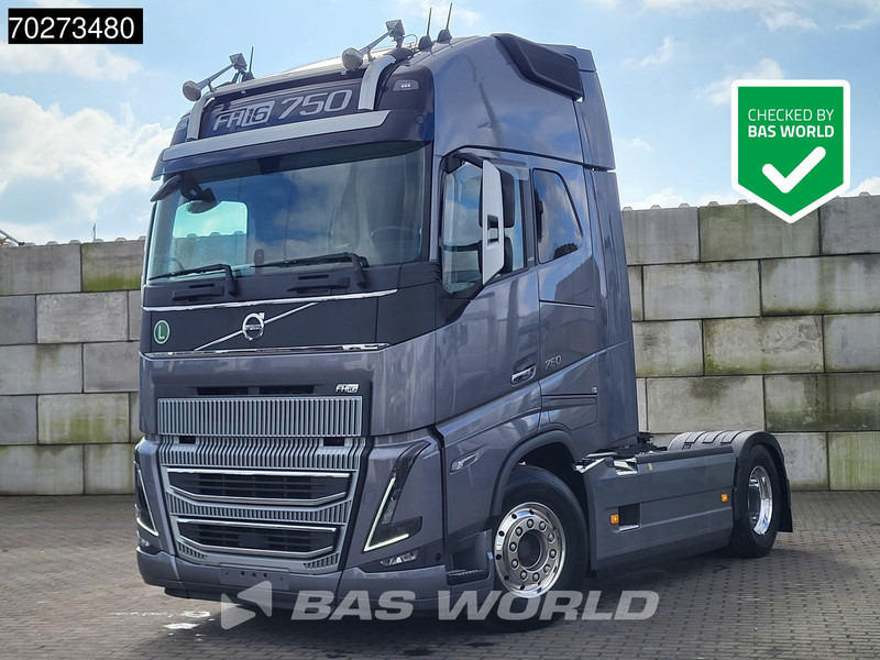 Volvo FH16 750 4X2 2x Tanks Standklima ACC Alcoa's LED - Тягач: фото 1 Volvo FH16 750 4X2 2x Tanks Standklima ACC Alcoa's LED - Тягач: фото 1