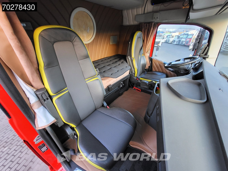 Volvo FH16 750 FH16 6X2 Special-Interior Full-Air Work-Remote Dynamic Steering Alcoa ACC Xenon - Тягач: фото 5 Volvo FH16 750 FH16 6X2 Special-Interior Full-Air Work-Remote Dynamic Steering Alcoa ACC Xenon - Тягач: фото 5