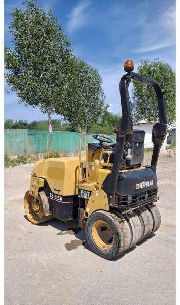 Caterpillar CB225D - Комбинированный каток: фото 3 Caterpillar CB225D - Комбинированный каток: фото 3