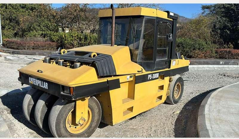 Caterpillar PS300B - Пневмоколесный каток: фото 2 Caterpillar PS300B - Пневмоколесный каток: фото 2