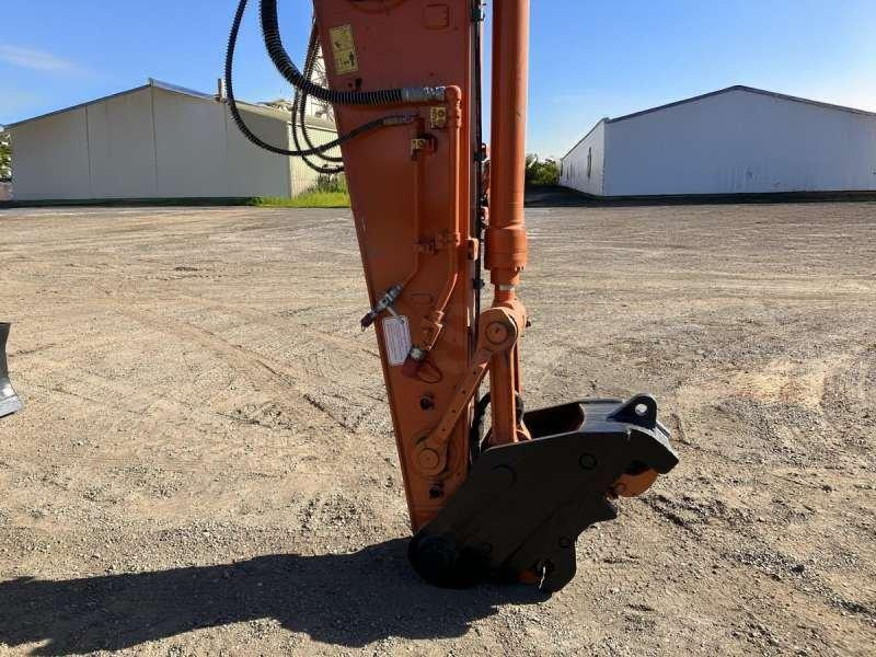 Hitachi ZX180W-7 - Колёсный экскаватор: фото 5 Hitachi ZX180W-7 - Колёсный экскаватор: фото 5