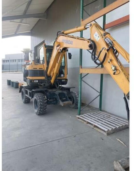 Hyundai R55W-9A - Колёсный экскаватор: фото 2 Hyundai R55W-9A - Колёсный экскаватор: фото 2