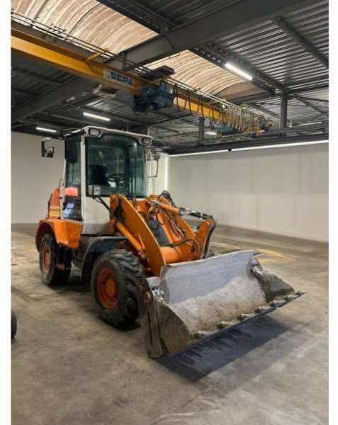 Компактный фронтальный погрузчик Liebherr L507 Stereo: фото 1