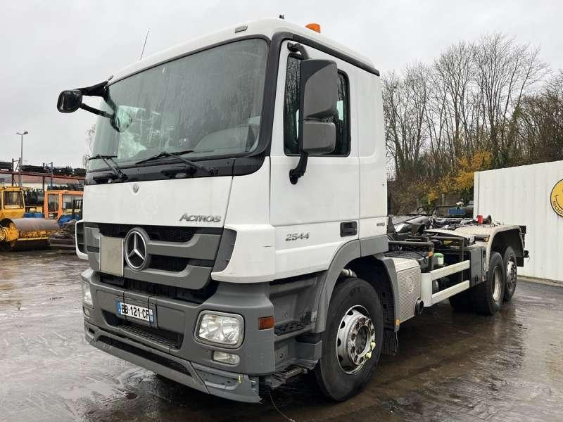Mercedes ACTROS 2544 - Крюковой мультилифт: фото 2 Mercedes ACTROS 2544 - Крюковой мультилифт: фото 2
