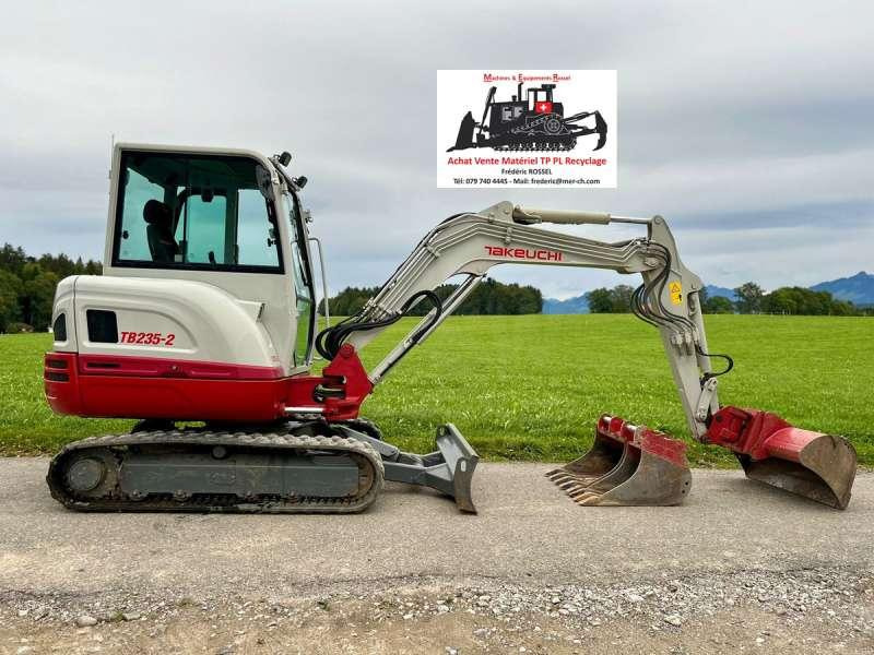 Takeuchi TB235-2 - Мини-экскаватор: фото 1 Takeuchi TB235-2 - Мини-экскаватор: фото 1