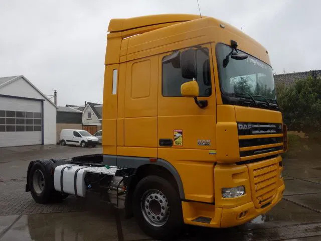 DAF XF 105.460 2 diesel tanken - Тягач: фото 1 DAF XF 105.460 2 diesel tanken - Тягач: фото 1