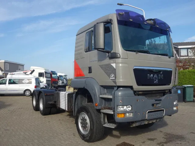 MAN 26 26-480 6x6 steelsprings manualgear - Тягач: фото 1 MAN 26 26-480 6x6 steelsprings manualgear - Тягач: фото 1