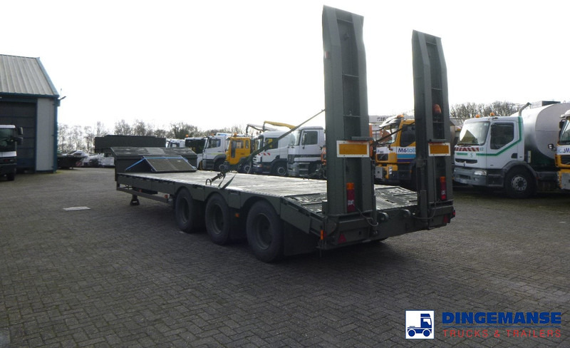 Broshuis 3-axle semi-lowbed trailer E-2130 / 73 t + ramps - Низкорамный полуприцеп: фото 4 Broshuis 3-axle semi-lowbed trailer E-2130 / 73 t + ramps - Низкорамный полуприцеп: фото 4
