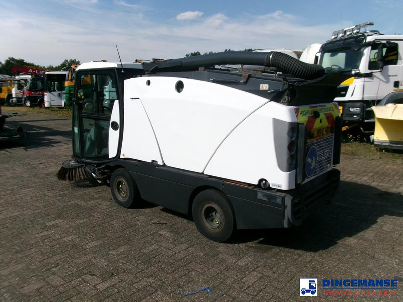 Johnston C202 compact street sweeper - Подметально-уборочная машина: фото 3 Johnston C202 compact street sweeper - Подметально-уборочная машина: фото 3