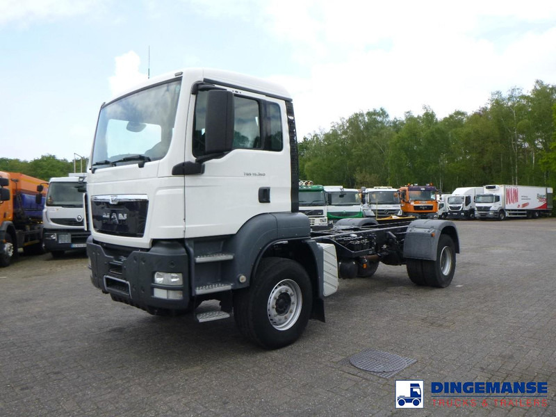 MAN TGS 19.360 4X2 BBS manual Euro 2 chassis + PTO - Грузовик-шасси: фото 1 MAN TGS 19.360 4X2 BBS manual Euro 2 chassis + PTO - Грузовик-шасси: фото 1