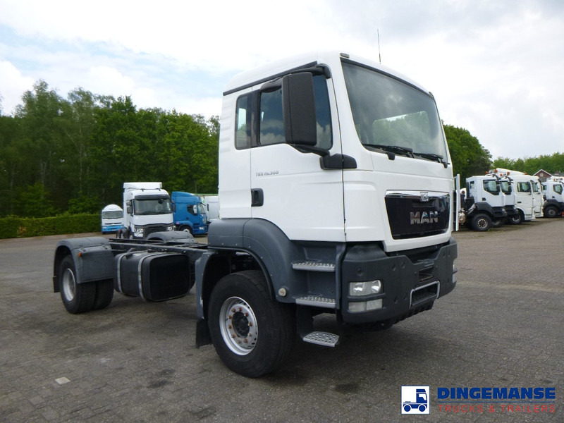 MAN TGS 19.360 4X2 BBS manual Euro 2 chassis + PTO - Грузовик-шасси: фото 2 MAN TGS 19.360 4X2 BBS manual Euro 2 chassis + PTO - Грузовик-шасси: фото 2