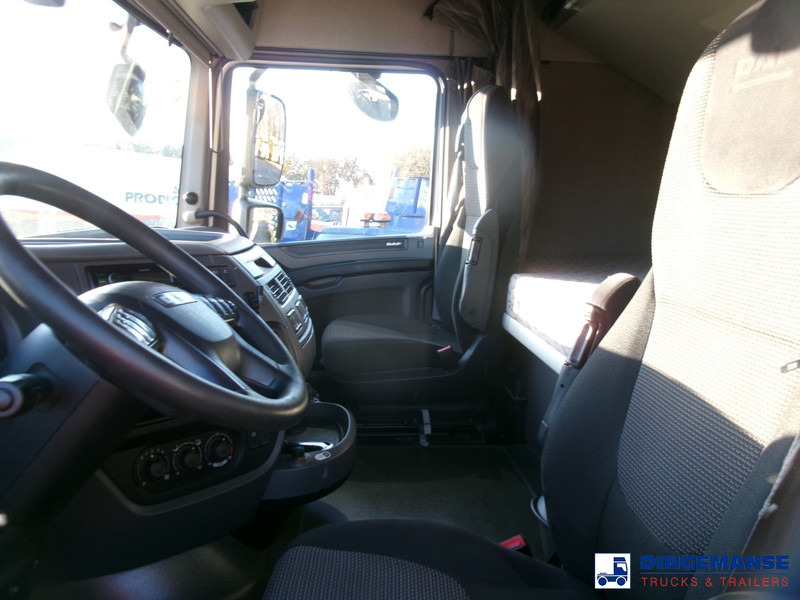 Фото интерьера 1: Тягач DAF XF 460 4x2 Euro 6 + Hydraulics