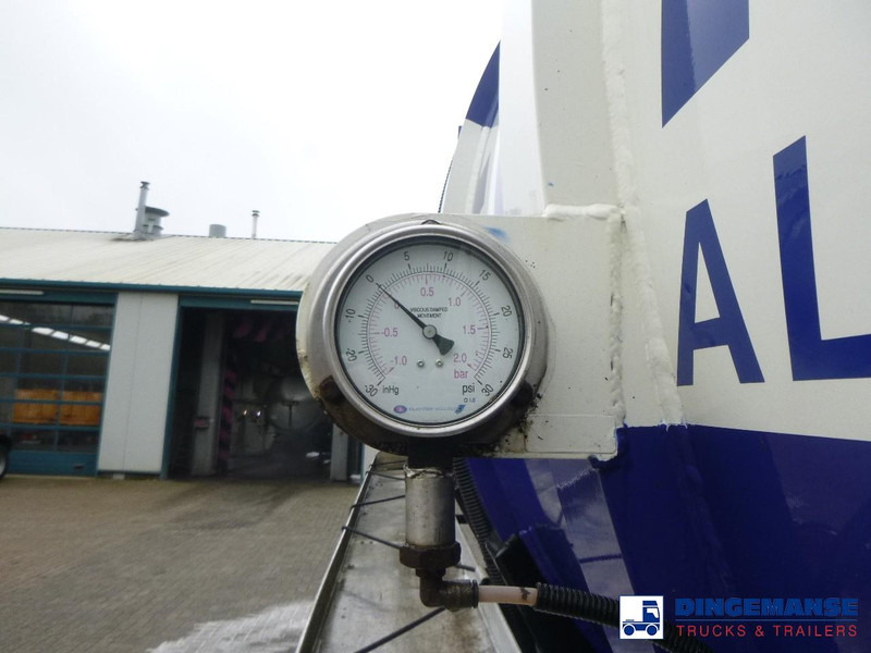 Полуприцеп-цистерна VALLELY Vacuum tank alu 30 m3 / 1 comp + Engine: фото 8 Полуприцеп-цистерна VALLELY Vacuum tank alu 30 m3 / 1 comp + Engine: фото 8