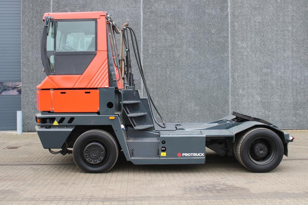 Terberg RT222 - Терминальный тягач: фото 1 Terberg RT222 - Терминальный тягач: фото 1