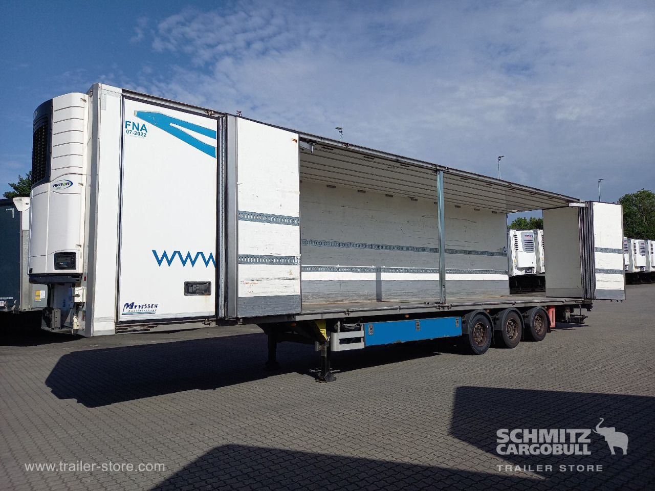 ANDERE Auflieger Tiefkühler Mega Folding wall left - Изотермический полуприцеп: фото 1 ANDERE Auflieger Tiefkühler Mega Folding wall left - Изотермический полуприцеп: фото 1