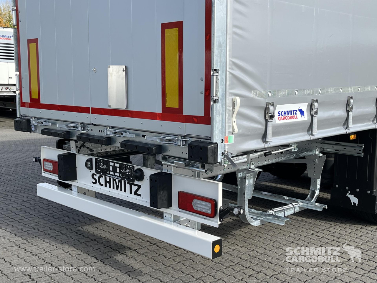 SCHMITZ Auflieger Curtainsider Standard - Тентованный полуприцеп: фото 4 SCHMITZ Auflieger Curtainsider Standard - Тентованный полуприцеп: фото 4
