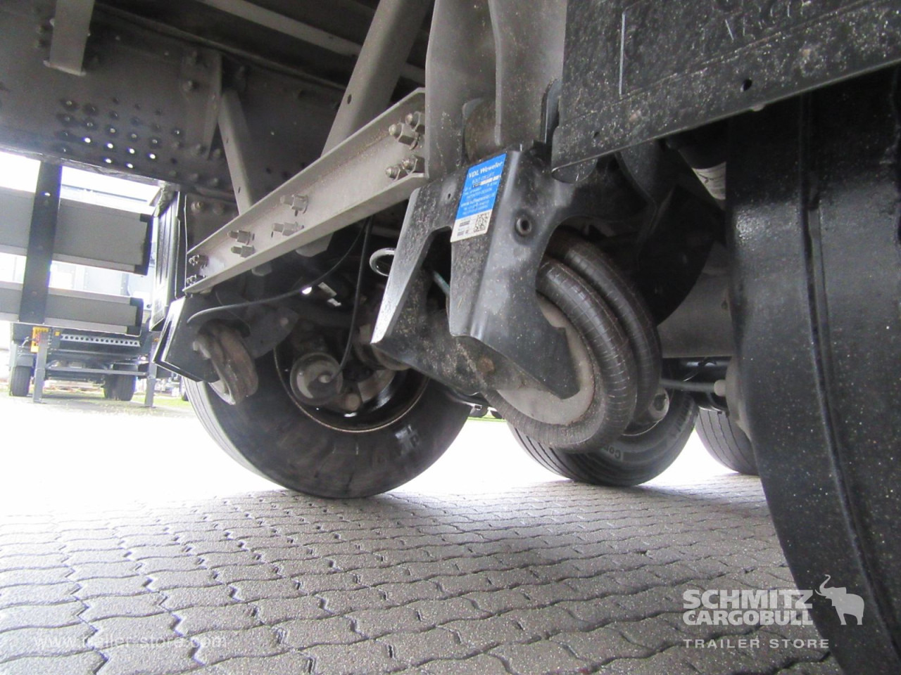 SCHMITZ Auflieger Curtainsider Standard - Тентованный полуприцеп: фото 3 SCHMITZ Auflieger Curtainsider Standard - Тентованный полуприцеп: фото 3