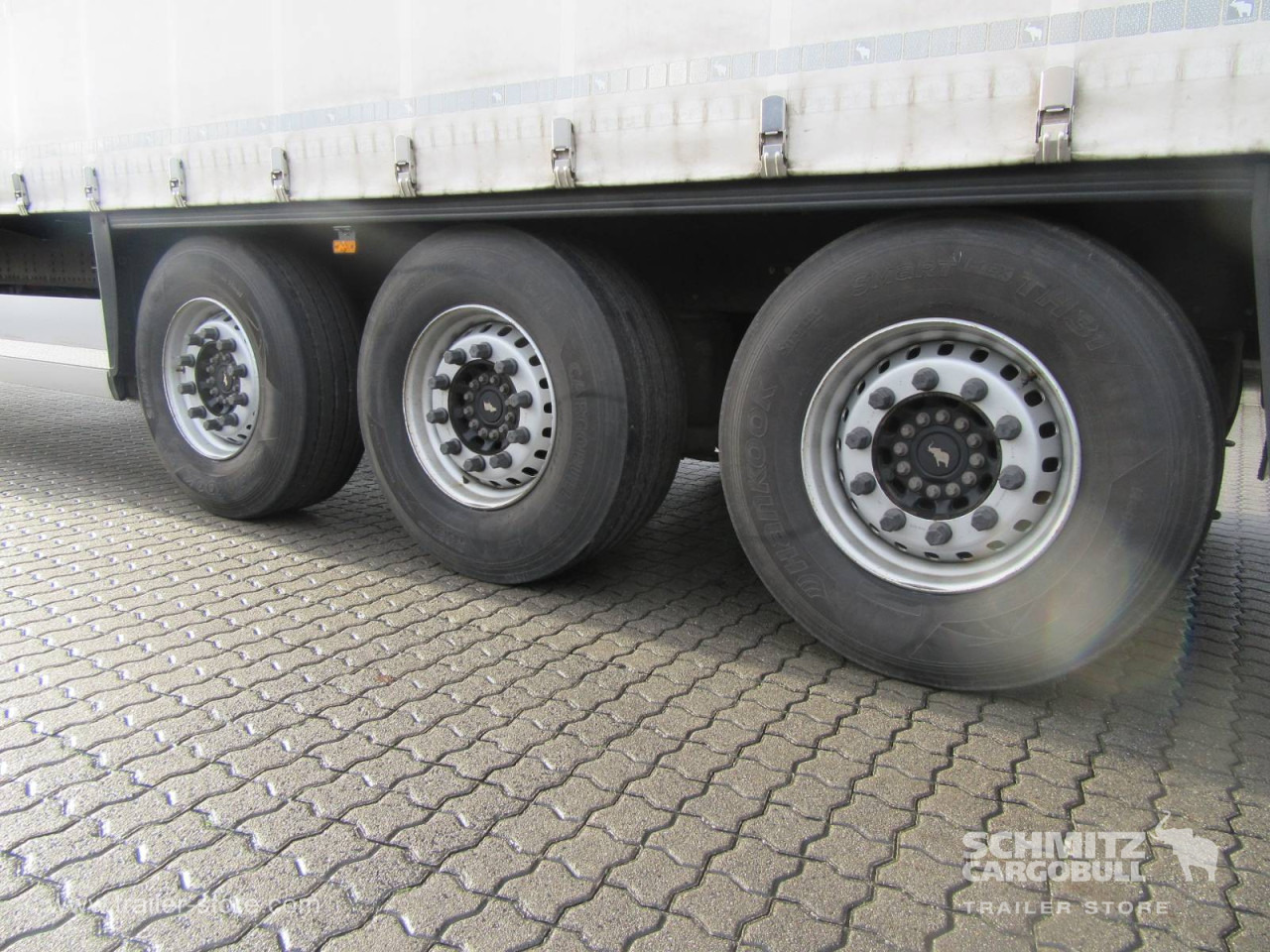 SCHMITZ Auflieger Curtainsider Standard - Тентованный полуприцеп: фото 2 SCHMITZ Auflieger Curtainsider Standard - Тентованный полуприцеп: фото 2