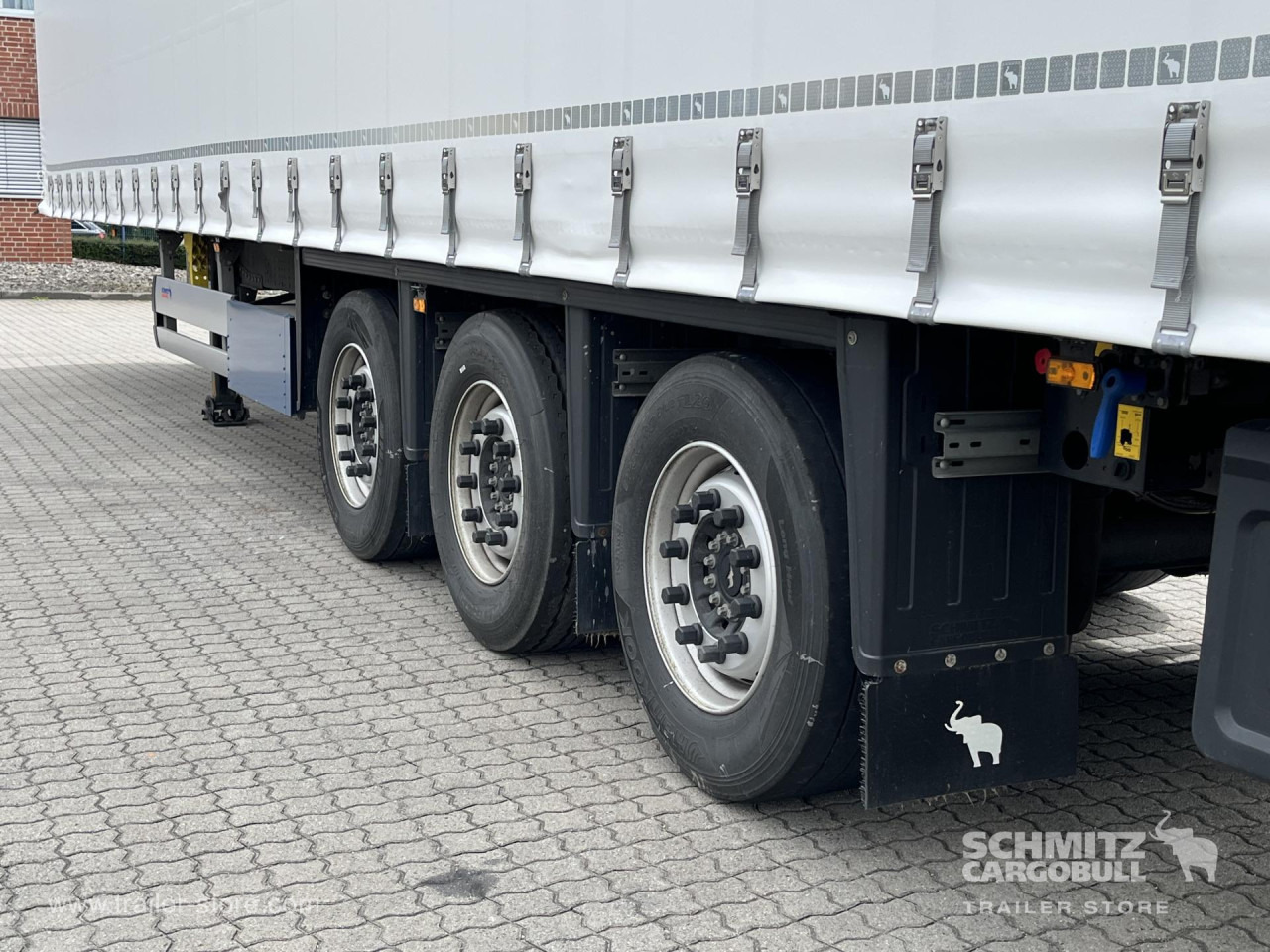 SCHMITZ Auflieger Curtainsider Standard - Тентованный полуприцеп: фото 5 SCHMITZ Auflieger Curtainsider Standard - Тентованный полуприцеп: фото 5