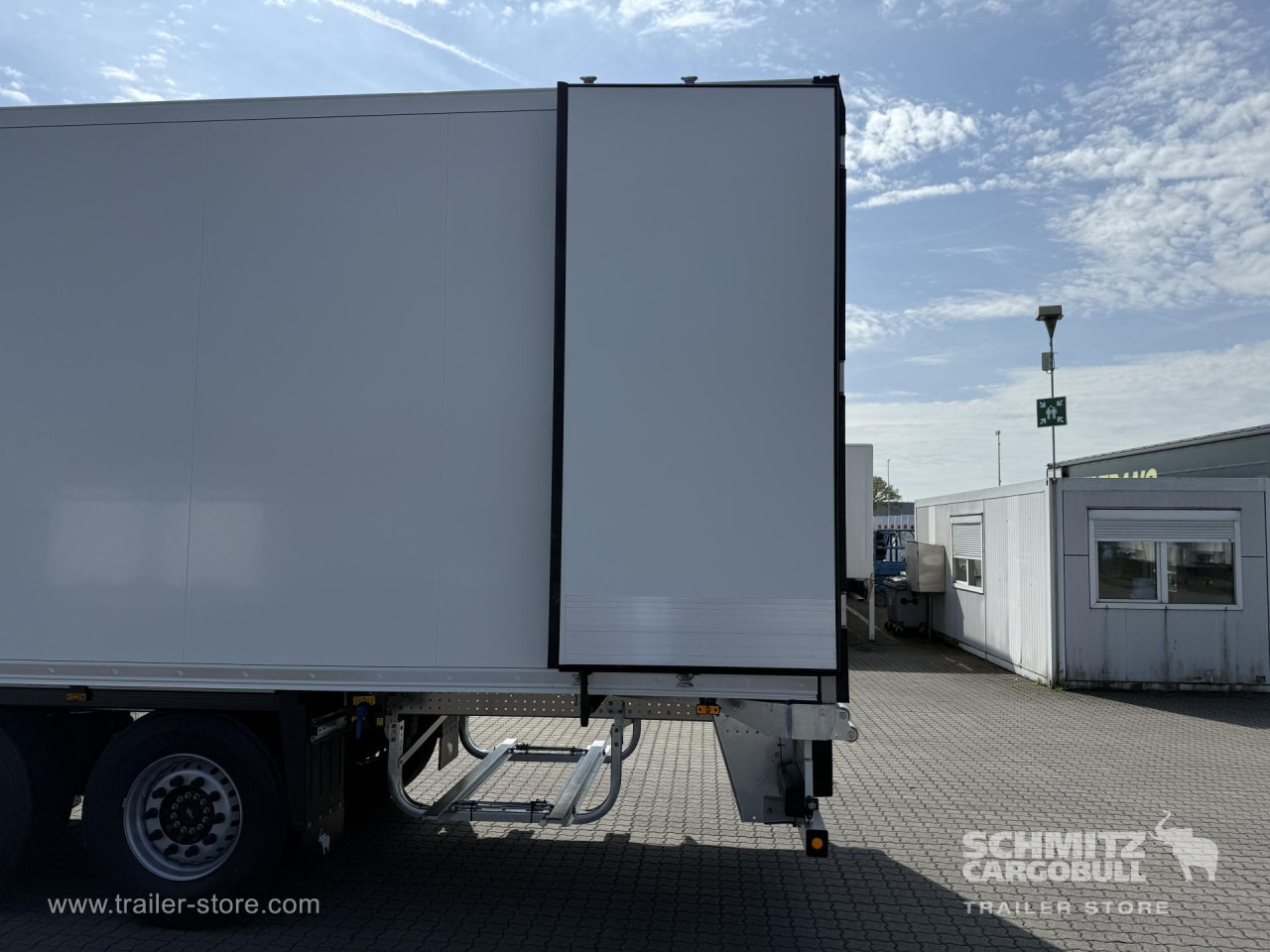 SCHMITZ Auflieger Tiefkühler Standard Double deck - Изотермический полуприцеп: фото 2 SCHMITZ Auflieger Tiefkühler Standard Double deck - Изотермический полуприцеп: фото 2