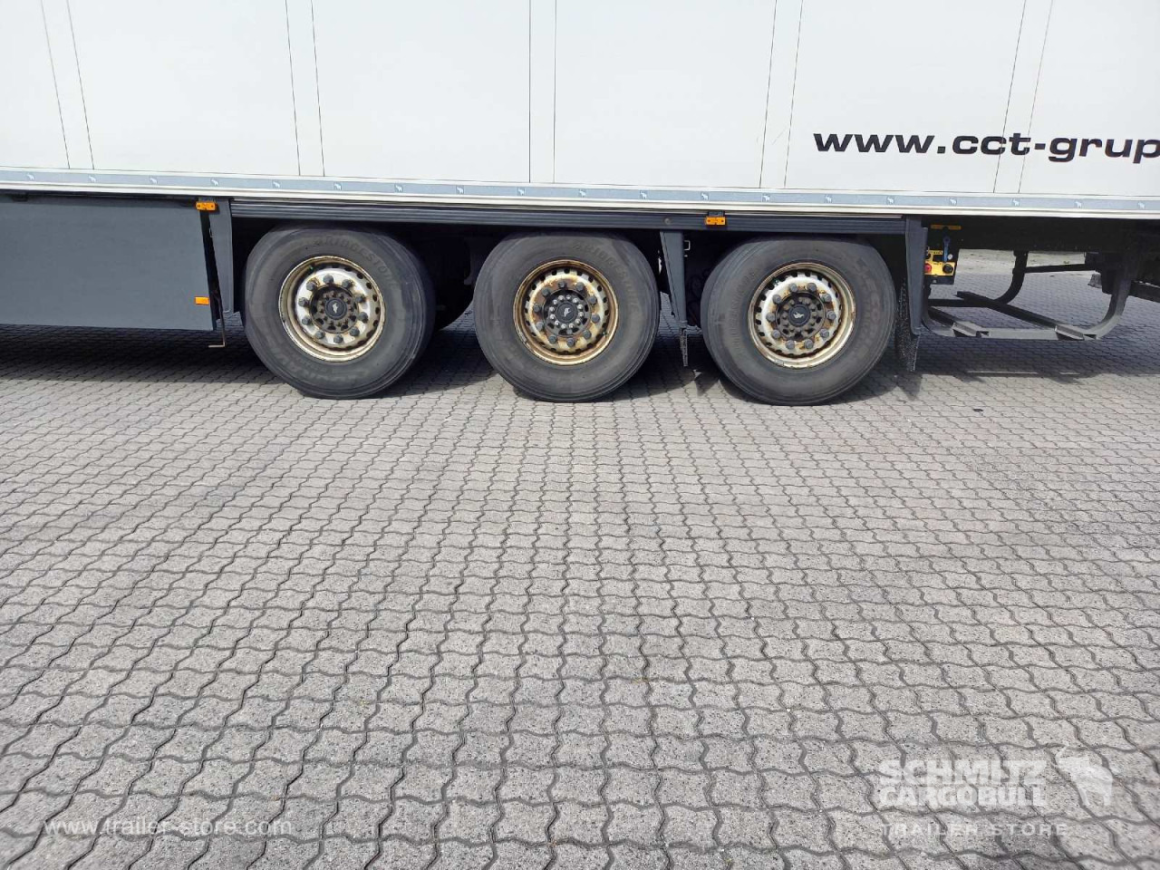 SCHMITZ Auflieger Tiefkühler Standard Double deck - Изотермический полуприцеп: фото 2 SCHMITZ Auflieger Tiefkühler Standard Double deck - Изотермический полуприцеп: фото 2