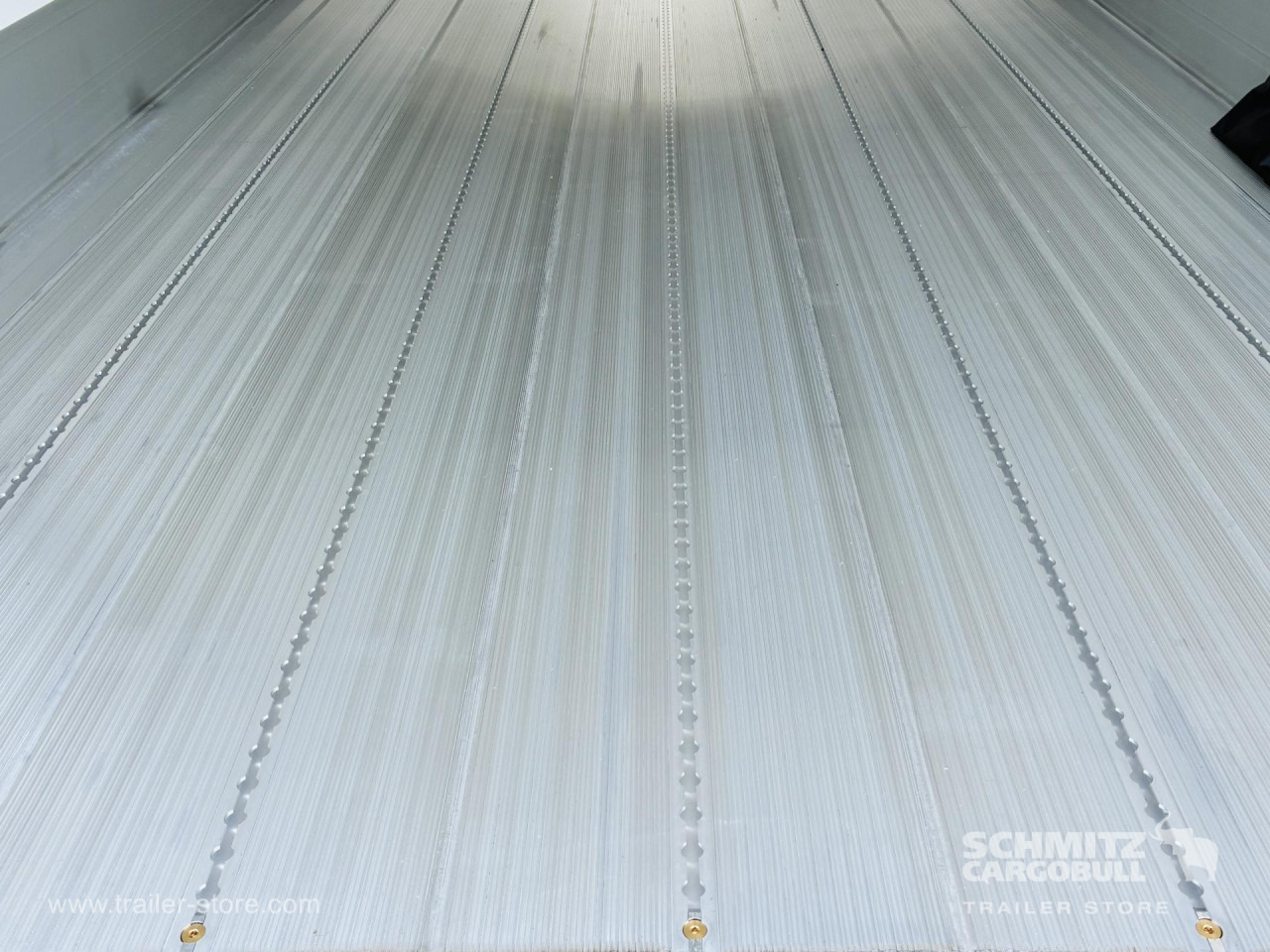 SCHMITZ Auflieger Tiefkühler Standard Taillift - Изотермический полуприцеп: фото 3 SCHMITZ Auflieger Tiefkühler Standard Taillift - Изотермический полуприцеп: фото 3