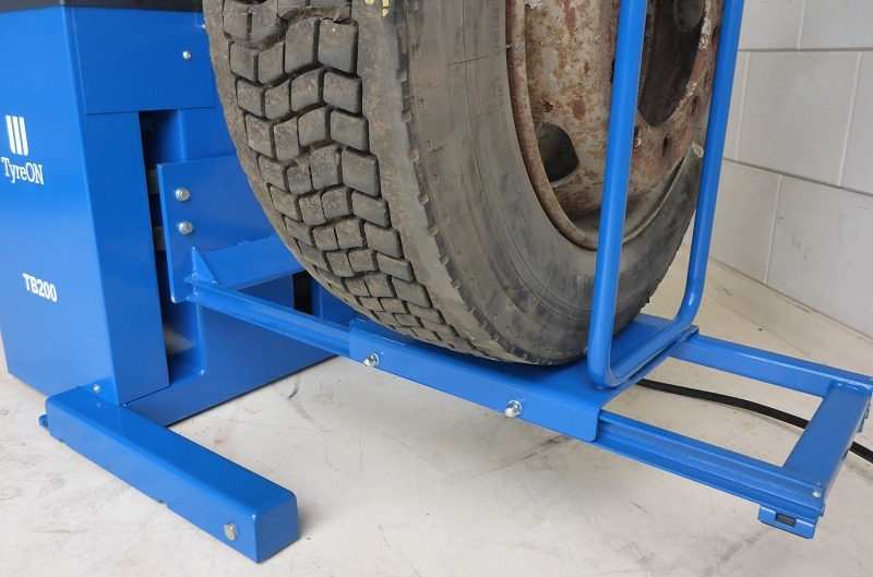 TB200 Truck wheel balancer - Оборудование для мастерских: фото 4 TB200 Truck wheel balancer - Оборудование для мастерских: фото 4