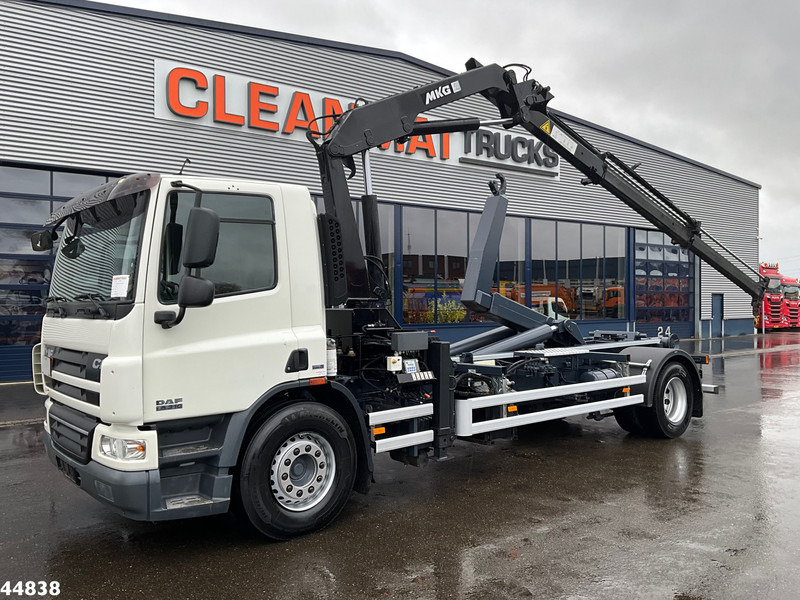 DAF FA 75 CF 250 MKG 14 Tonmeter laadkraan - Крюковой мультилифт, Автоманипулятор: фото 1 DAF FA 75 CF 250 MKG 14 Tonmeter laadkraan - Крюковой мультилифт, Автоманипулятор: фото 1