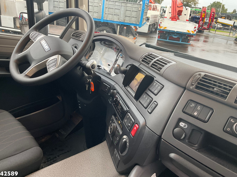Фото интерьера 1: DAF FAN CF 430 HMF 23 Tonmeter laadkraan лизинг DAF FAN CF 430 HMF 23 Tonmeter laadkraan