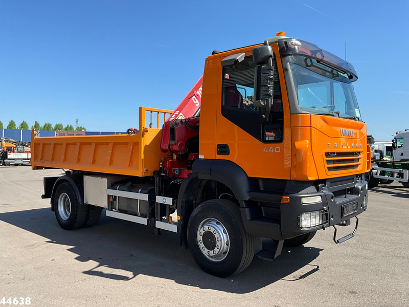 Iveco Trakker AD 190T44W 4x4 HMF 9 Tonmeter laadkraan Just 292.249 km! - Самосвал, Автоманипулятор: фото 5 Iveco Trakker AD 190T44W 4x4 HMF 9 Tonmeter laadkraan Just 292.249 km! - Самосвал, Автоманипулятор: фото 5