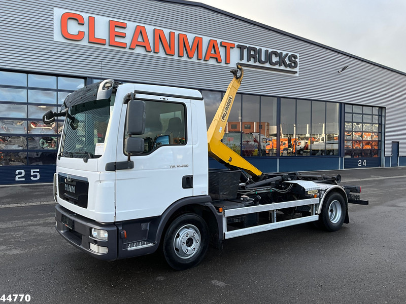 MAN TGL 12.250 Palfinger haakarmsysteem - Крюковой мультилифт: фото 1 MAN TGL 12.250 Palfinger haakarmsysteem - Крюковой мультилифт: фото 1