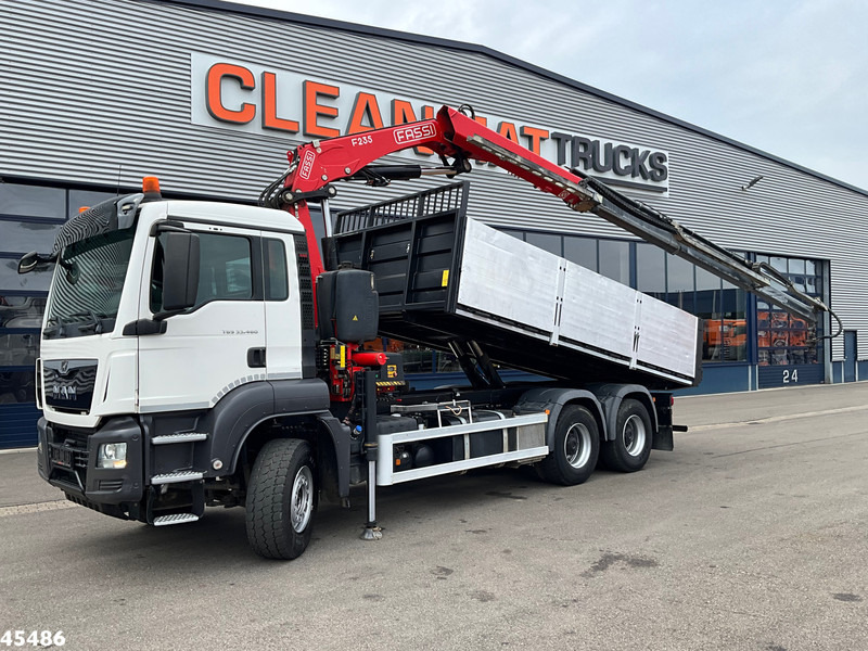 MAN TGS 33.460 6x4 Euro 6 Fassi 23 Tonmeter laadkraan Just 137.258 Km! - Самосвал, Автоманипулятор: фото 1 MAN TGS 33.460 6x4 Euro 6 Fassi 23 Tonmeter laadkraan Just 137.258 Km! - Самосвал, Автоманипулятор: фото 1