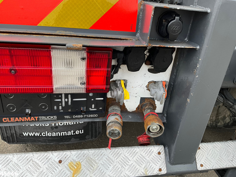 Автоманипулятор Mercedes-Benz AXOR 1929 4x4 VDL 14 Ton haakarmsysteem + Laadplateau met Hiab 14 Tonmeter laadkraan: фото 16 Автоманипулятор Mercedes-Benz AXOR 1929 4x4 VDL 14 Ton haakarmsysteem + Laadplateau met Hiab 14 Tonmeter laadkraan: фото 16