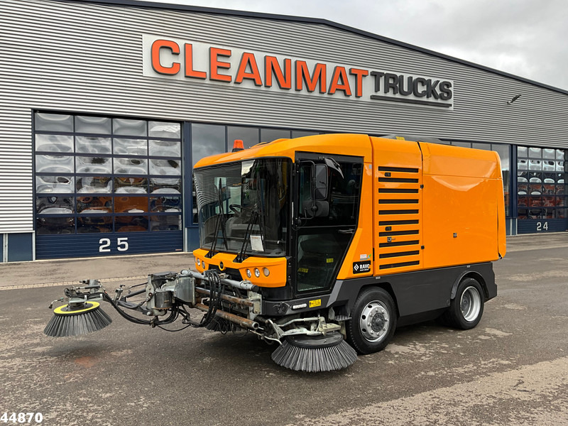 Ravo 540 with 3-rd brush - Подметально-уборочная машина: фото 1 Ravo 540 with 3-rd brush - Подметально-уборочная машина: фото 1