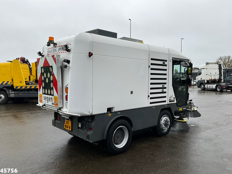 Ravo 580 with 3-rd brush - Подметально-уборочная машина: фото 5 Ravo 580 with 3-rd brush - Подметально-уборочная машина: фото 5