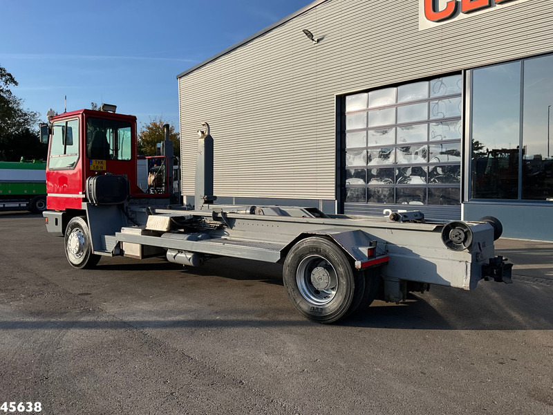 Terberg YT180 VDL 25 Ton haakarmsysteem - Крюковой мультилифт: фото 4 Terberg YT180 VDL 25 Ton haakarmsysteem - Крюковой мультилифт: фото 4