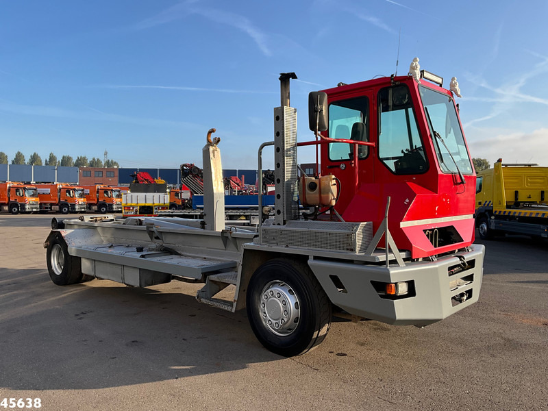 Terberg YT180 VDL 25 Ton haakarmsysteem - Крюковой мультилифт: фото 3 Terberg YT180 VDL 25 Ton haakarmsysteem - Крюковой мультилифт: фото 3