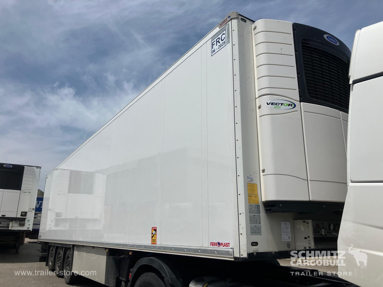 SCHMITZ Semiremolque Frigo Standard Double deck - Изотермический полуприцеп: фото 1 SCHMITZ Semiremolque Frigo Standard Double deck - Изотермический полуприцеп: фото 1